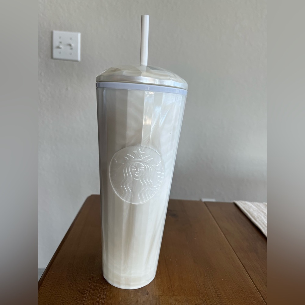 Starbucks White Pearl Dome Tumbler Venti size